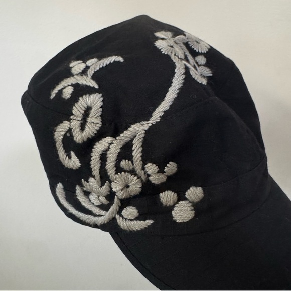 Disneyland Disney Resort Mickey Mouse Y2K hat O/S black white logo embroidered - Picture 3 of 8